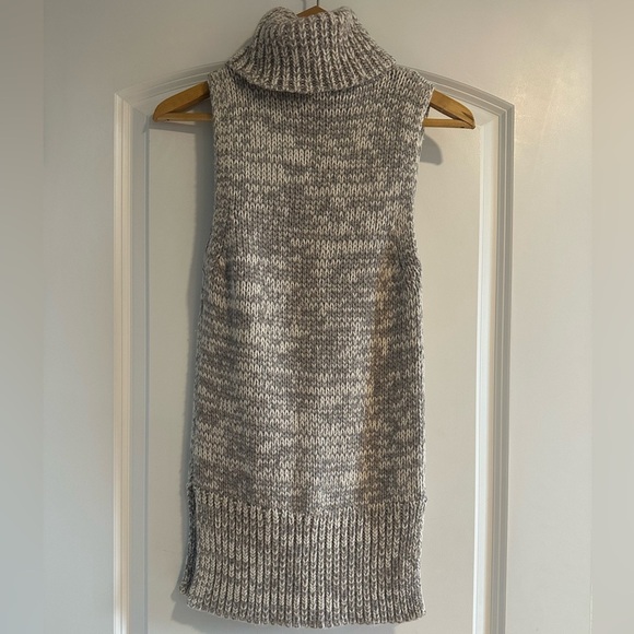 Club Monaco Cashmere Blend Sleeveless Turtleneck Sweater Grey & White - Picture 3 of 8